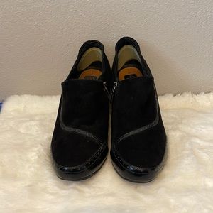 Clarks Artisan heels! Size 11! Black! LIKE NEW!